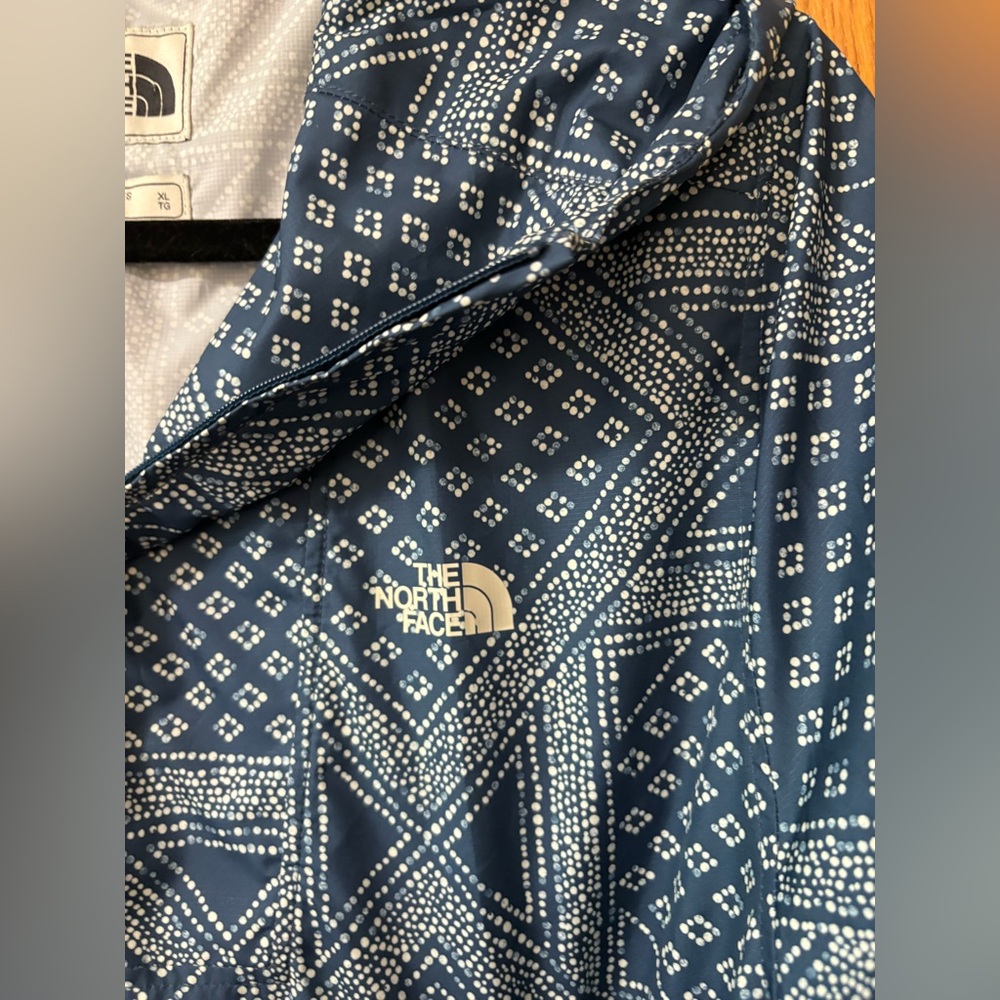 The North Face Blue and white bandana Patterned Anorack Jacket XL - Picture 6 of 15